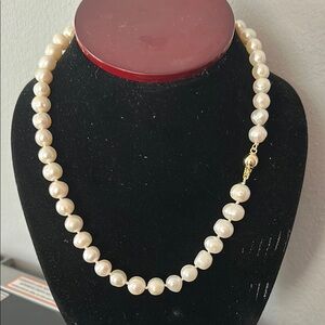 Elegant Pearl Necklace